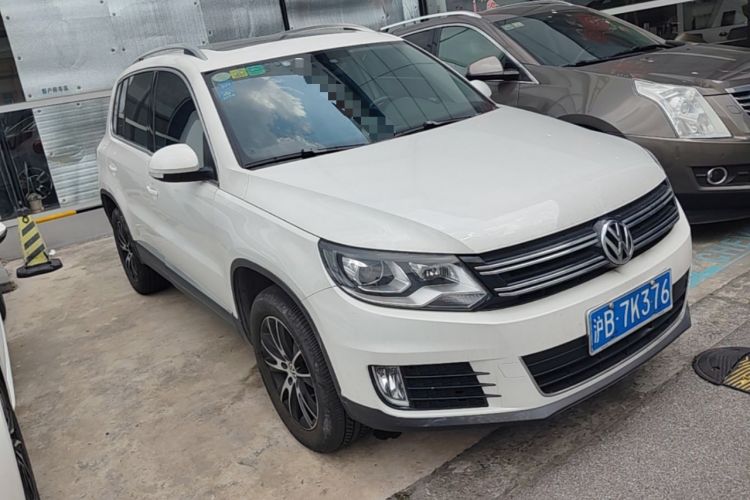 Used Volkswagen Tiguan 2015 1.8TSI Automatic Two-Wheel Drive Luxury Model Front Right 45 Deg