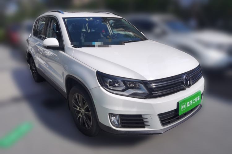Used Volkswagen Tiguan 2015 1.8TSI Automatic Two-Wheel Drive Luxury Model Front Right 45 Deg