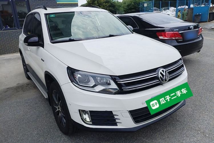 Used Volkswagen Tiguan 2015 1.8TSI Automatic Two-Wheel Drive Comfort Edition Front Right 45 Deg