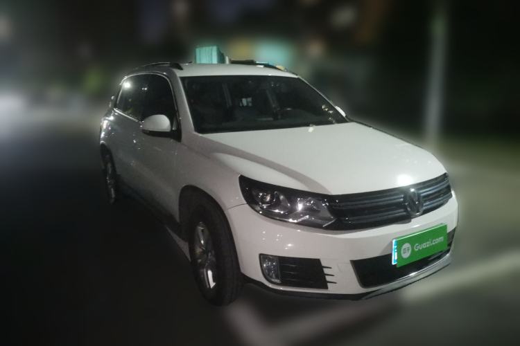 Used Volkswagen Tiguan 2015 1.8TSI Manual Two-Wheel Drive Fashion Edition Front Right 45 Deg