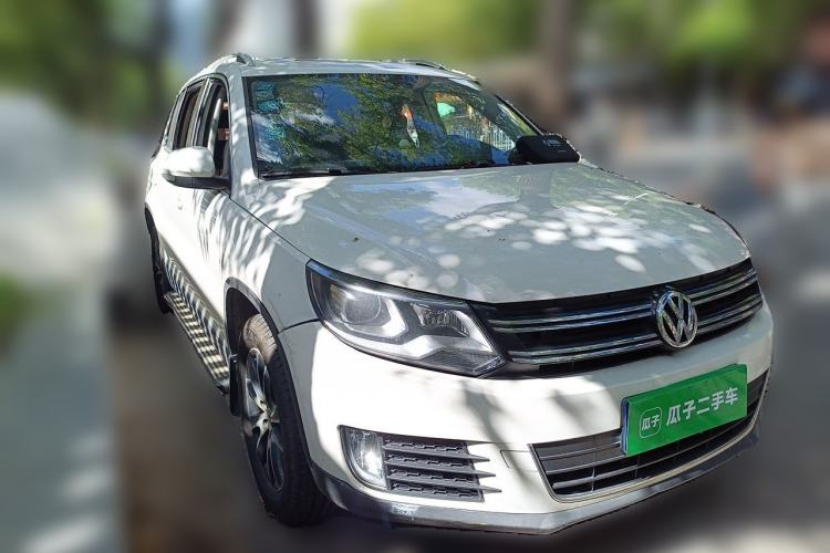 Used Volkswagen Tiguan 2015 1.8TSI Automatic Two-Wheel Drive Luxury Model Front Right 45 Deg