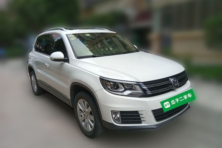 Used Volkswagen Tiguan 2015 1.8TSI Automatic Two-Wheel Drive Luxury Model Front Right 45 Deg