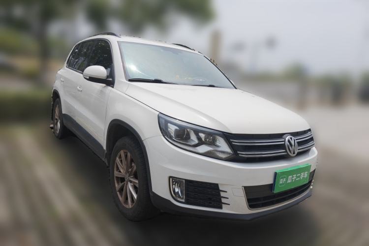 Used Volkswagen Tiguan 2015 1.8TSI Automatic Two-Wheel Drive Comfort Edition Front Right 45 Deg