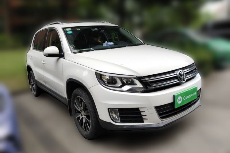 Used Volkswagen Tiguan 2015 1.8TSI Automatic Two-Wheel Drive Luxury Model Front Right 45 Deg