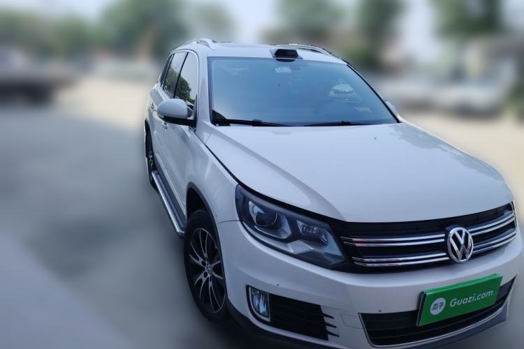 Used Volkswagen Tiguan 2015 1.8TSI Automatic Two-Wheel Drive Luxury Model Front Right 45 Deg