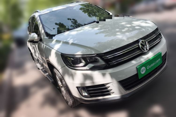 Used Volkswagen Tiguan 2015 1.8TSI Automatic Two-Wheel Drive Luxury Model Front Right 45 Deg