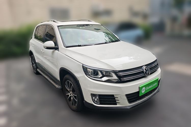 Used Volkswagen Tiguan 2015 1.8TSI Automatic Two-Wheel Drive Luxury Model Front Right 45 Deg