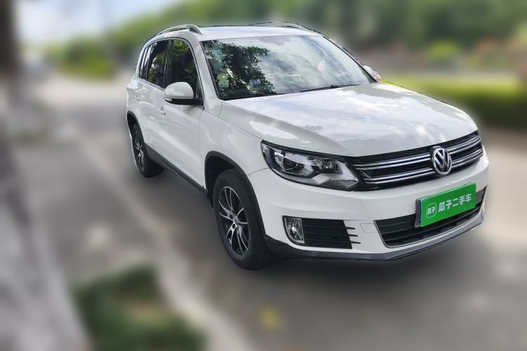 Used Volkswagen Tiguan 2015 1.8TSI Automatic Two-Wheel Drive Luxury Model Front Right 45 Deg