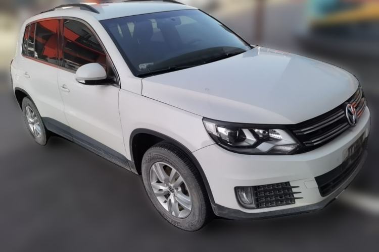 Used Volkswagen Tiguan 2015 1.8TSI Automatic Two-Wheel Drive Trend Edition Front Right 45 Deg