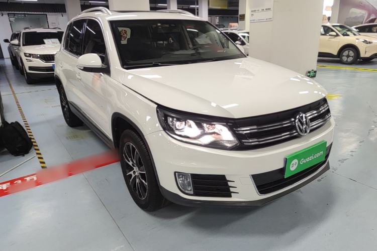 Used Volkswagen Tiguan 2015 1.8TSI Automatic Two-Wheel Drive Luxury Model Front Right 45 Deg