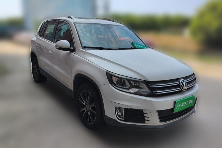Used Volkswagen Tiguan 2015 1.8TSI Automatic Two-Wheel Drive Luxury Model Front Right 45 Deg