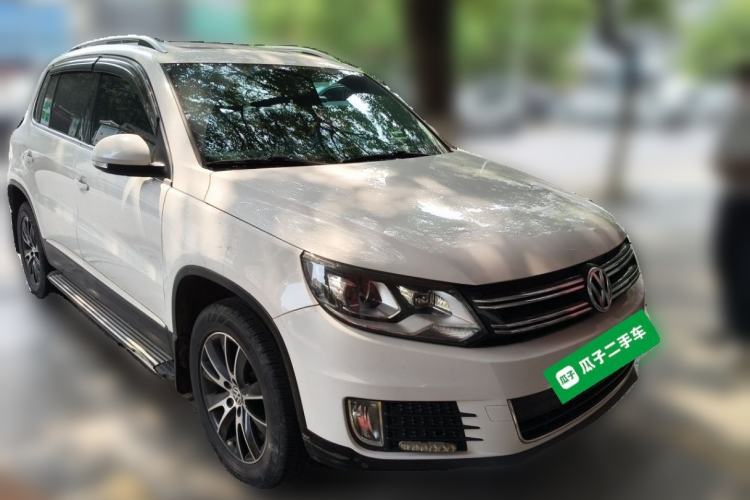 Used Volkswagen Tiguan 2015 1.8TSI Automatic Two-Wheel Drive Luxury Model Front Right 45 Deg
