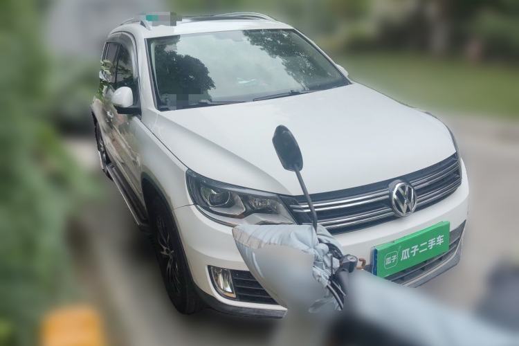 Used Volkswagen Tiguan 2015 1.8TSI Automatic Two-Wheel Drive Luxury Model Front Right 45 Deg