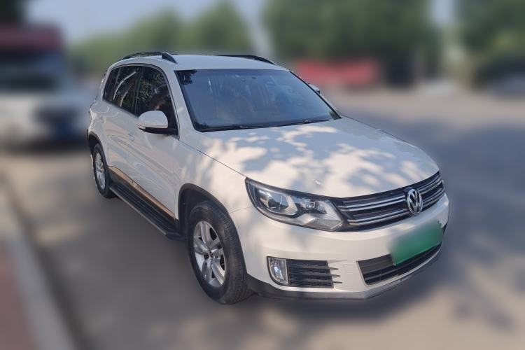 Used Volkswagen Tiguan 2015 1.8TSI Manual Two-Wheel Drive Fashion Edition Front Right 45 Deg