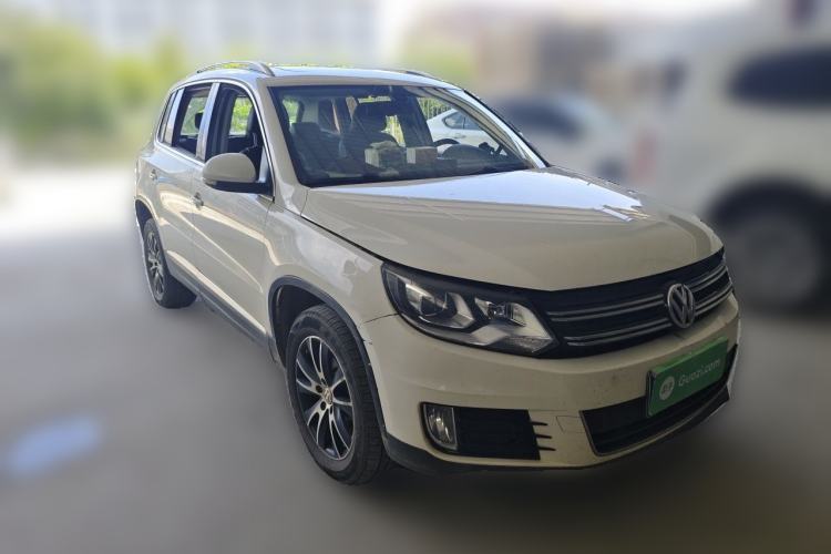 Used Volkswagen Tiguan 2015 1.8TSI Automatic Two-Wheel Drive Luxury Model Front Right 45 Deg