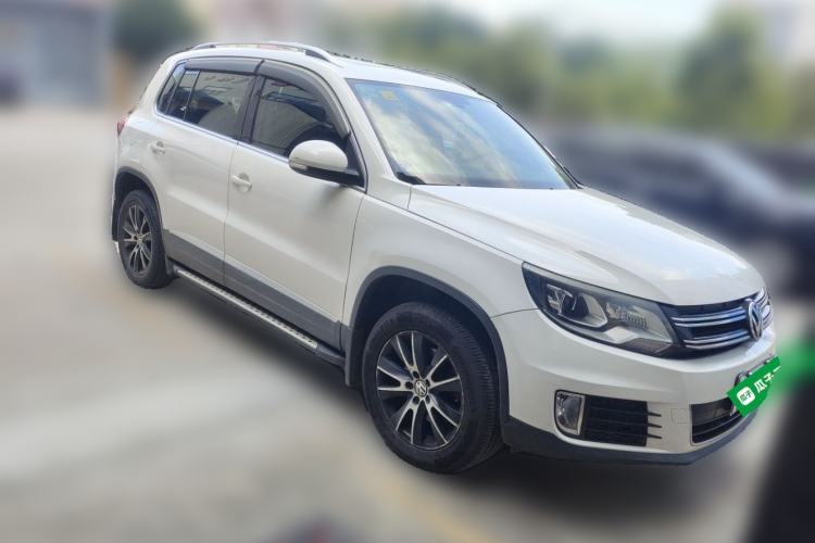 Used Volkswagen Tiguan 2015 1.8TSI Automatic Two-Wheel Drive Luxury Model Front Right 45 Deg