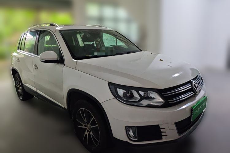Used Volkswagen Tiguan 2015 1.8TSI Automatic Two-Wheel Drive Luxury Model Front Right 45 Deg
