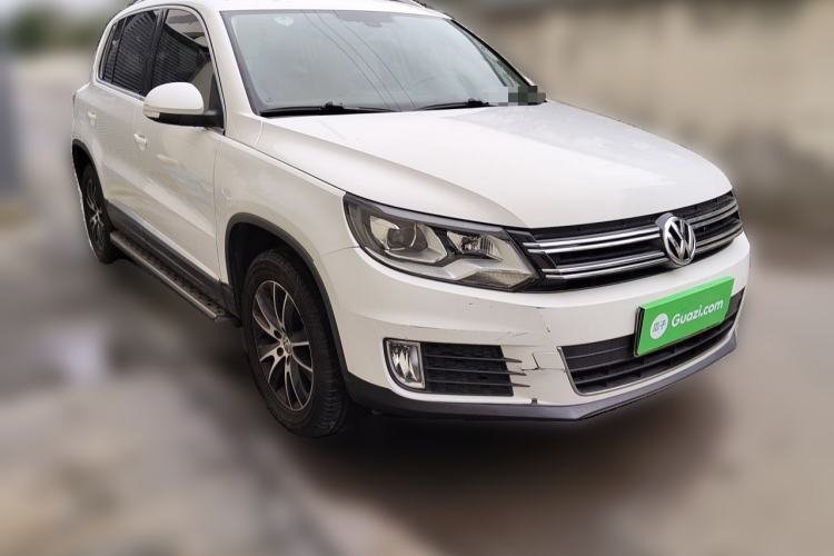 Used Volkswagen Tiguan 2015 1.8TSI Automatic Two-Wheel Drive Luxury Model Front Right 45 Deg