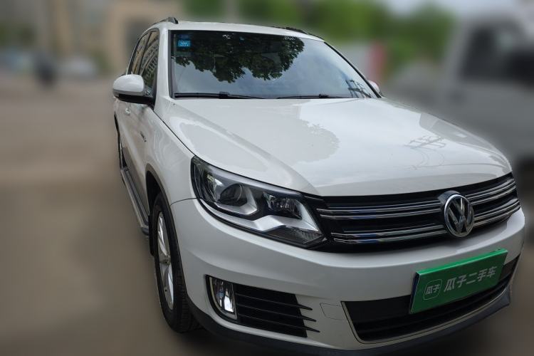 Used Volkswagen Tiguan 2015 1.8TSI Automatic All-Wheel Drive Style Vision Edition Front Right 45 Deg