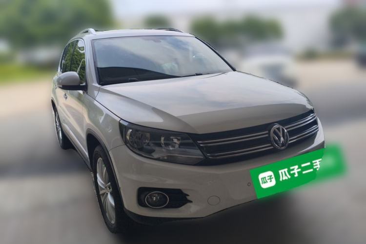Used Volkswagen Tiguan 2015 2.0 TSI Comfort Edition Front Right 45 Deg