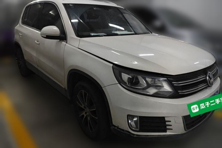Used Volkswagen Tiguan 2015 1.8TSI Automatic Two-Wheel Drive Luxury Model Front Right 45 Deg