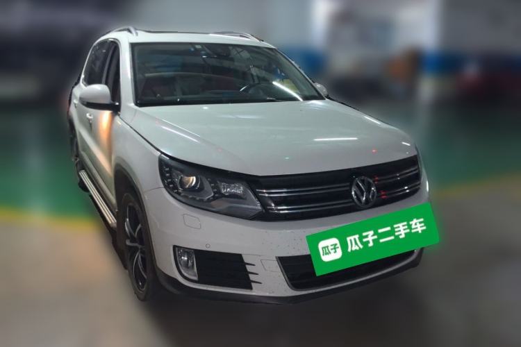 Used Volkswagen Tiguan 2015 2.0 TSI Automatic All-Wheel Drive Flagship Edition Front Right 45 Deg