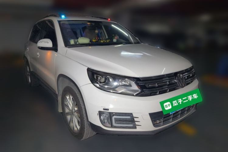 Used Volkswagen Tiguan 2015 1.8TSI Automatic Two-Wheel Drive Comfort Edition Front Right 45 Deg