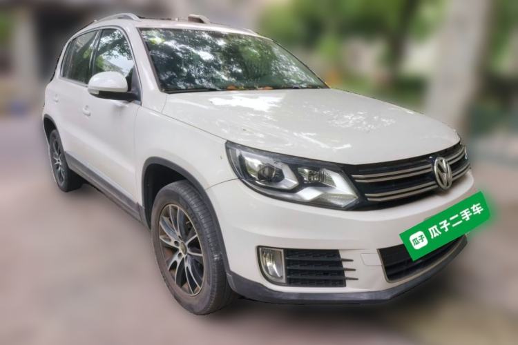 Used Volkswagen Tiguan 2015 1.8TSI Automatic Two-Wheel Drive Luxury Model Front Right 45 Deg