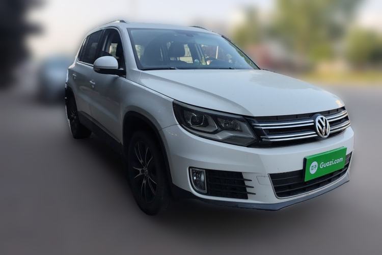 Used Volkswagen Tiguan 2015 1.8TSI Automatic Two-Wheel Drive Luxury Model Front Right 45 Deg