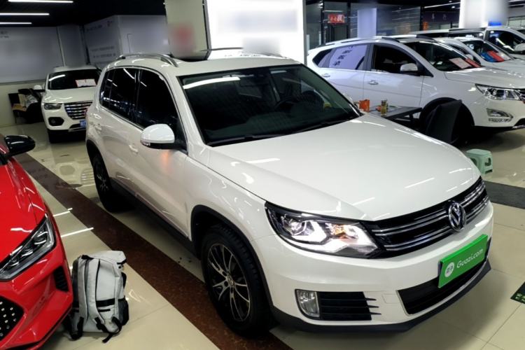 Used Volkswagen Tiguan 2015 1.8TSI Automatic Two-Wheel Drive Luxury Model Front Right 45 Deg