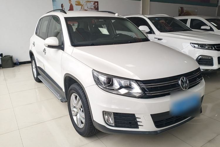 Used Volkswagen Tiguan 2015 1.8TSI Automatic Two-Wheel Drive Trend Edition Front Right 45 Deg