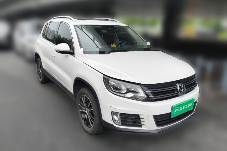 Used Volkswagen Tiguan 2015 1.8TSI Automatic Two-Wheel Drive Luxury Model Front Right 45 Deg