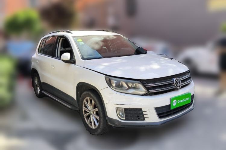 Used Volkswagen Tiguan 2015 1.8TSI Automatic All-Wheel Drive Comfort Edition Front Right 45 Deg
