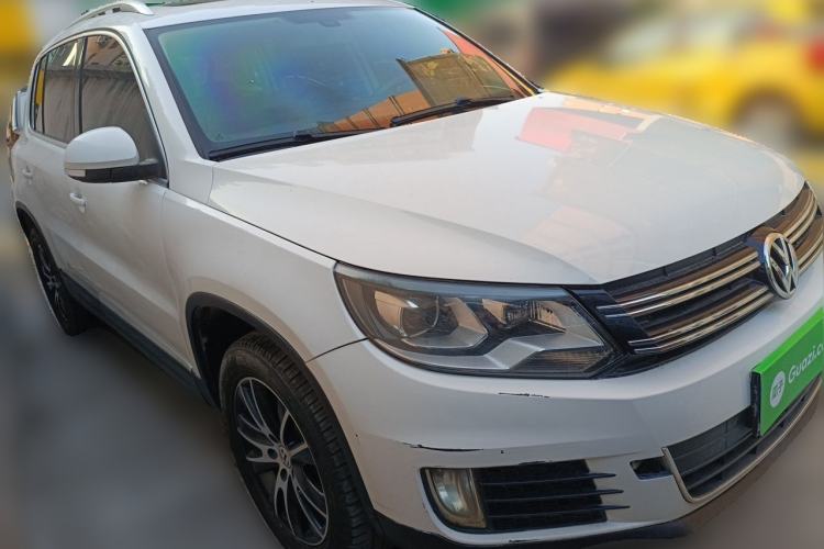 Used Volkswagen Tiguan 2015 1.8TSI Automatic Two-Wheel Drive Luxury Model Front Right 45 Deg
