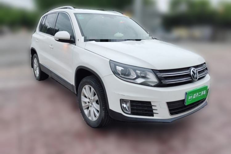 Used Volkswagen Tiguan 2015 1.8TSI Automatic Two-Wheel Drive Luxury Model Front Right 45 Deg