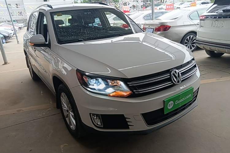 Used Volkswagen Tiguan 2015 1.8TSI Automatic Two-Wheel Drive Comfort Edition Front Right 45 Deg