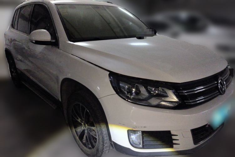 Used Volkswagen Tiguan 2015 1.8TSI Automatic Two-Wheel Drive Luxury Model Front Right 45 Deg