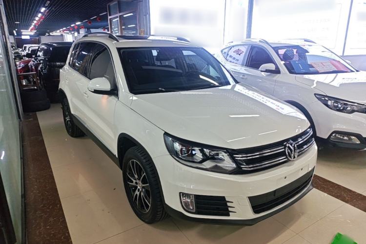 Used Volkswagen Tiguan 2015 1.8TSI Automatic Two-Wheel Drive Luxury Model Front Right 45 Deg