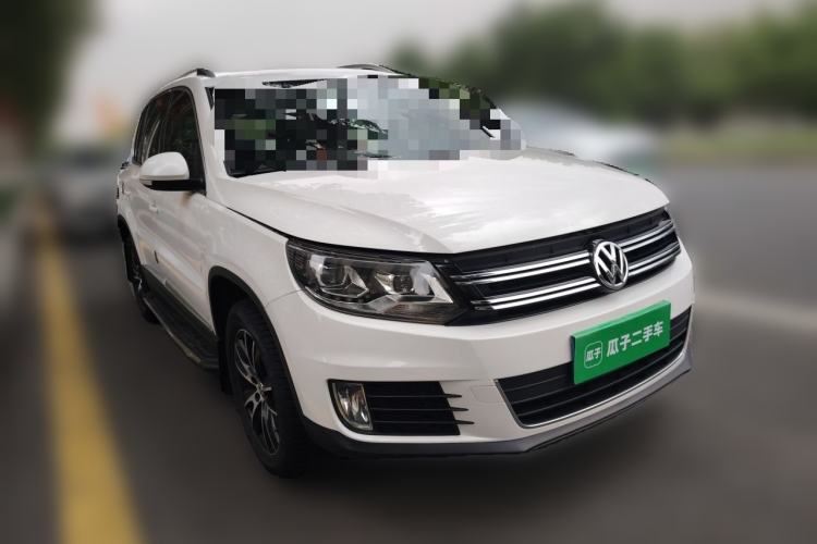 Used Volkswagen Tiguan 2015 1.8TSI Automatic Two-Wheel Drive Luxury Model Front Right 45 Deg