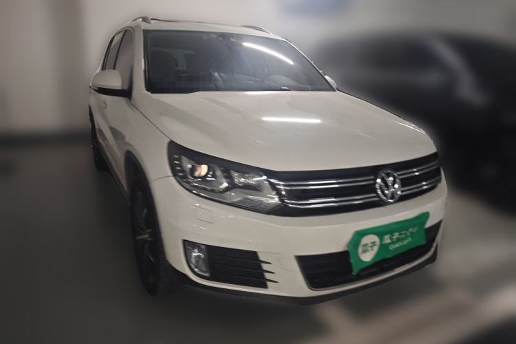 Used Volkswagen Tiguan 2015 2.0 TSI Automatic All-Wheel Drive Flagship Edition Front Right 45 Deg