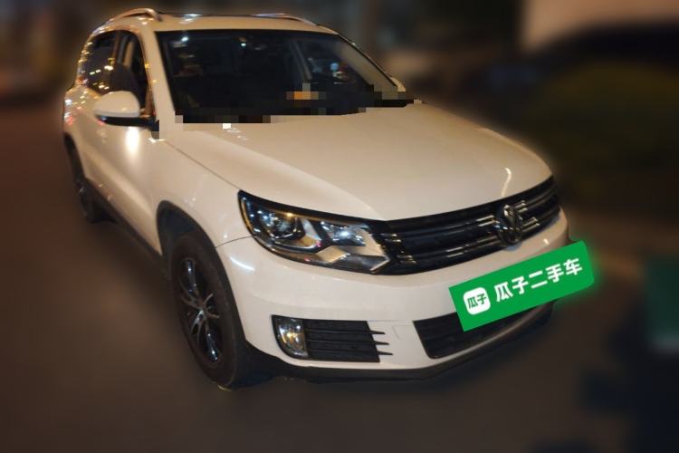 Used Volkswagen Tiguan 2015 1.8TSI Automatic Two-Wheel Drive Luxury Model Front Right 45 Deg