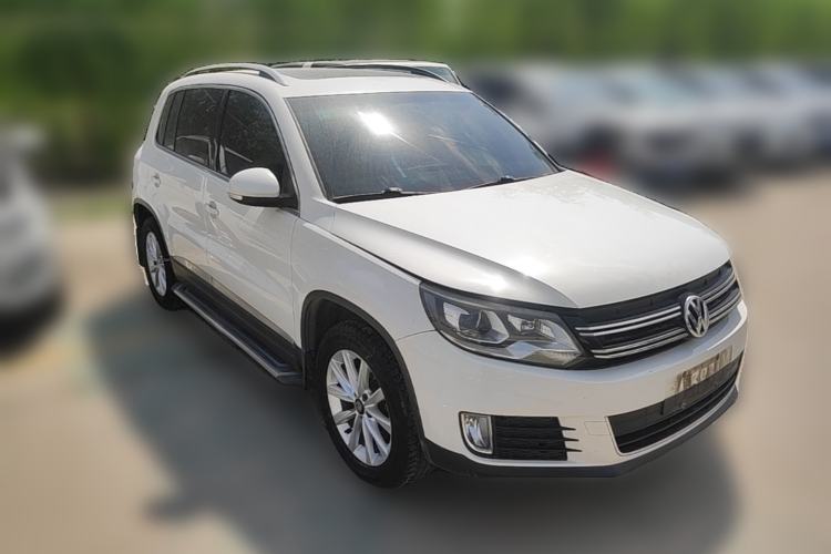 Used Volkswagen Tiguan 2015 1.8TSI Automatic All-Wheel Drive Style Vision Edition Front Right 45 Deg