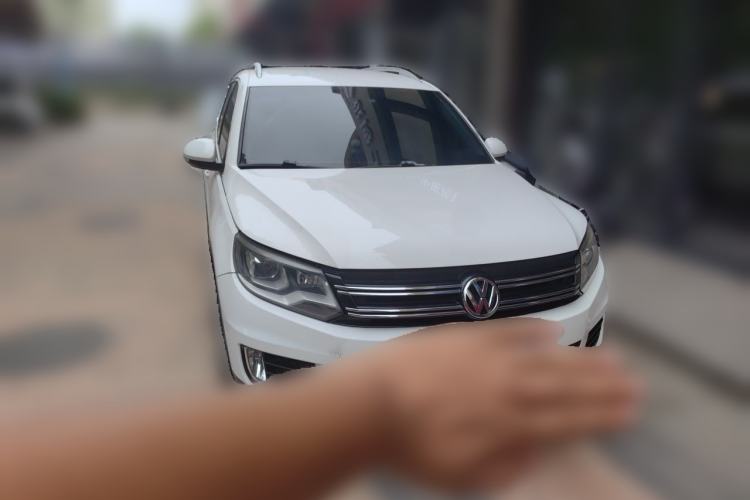Used Volkswagen Tiguan 2015 1.8TSI Automatic Two-Wheel Drive Trend Edition Front Right 45 Deg