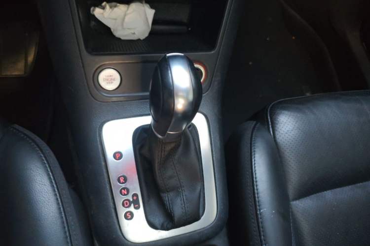 Used Volkswagen Tiguan 2015 1.8TSI Automatic Two-Wheel Drive Luxury Model Gear Lever