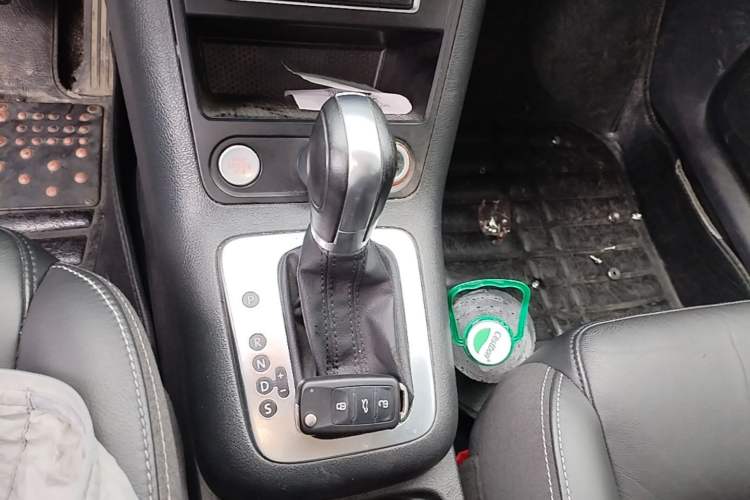 Used Volkswagen Tiguan 2015 1.8TSI Automatic Two-Wheel Drive Comfort Edition Gear Lever