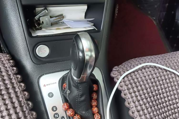 Used Volkswagen Tiguan 2015 1.8TSI Automatic All-Wheel-Drive Luxury Model Gear Lever