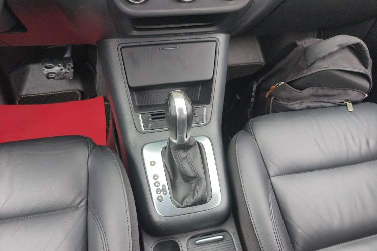 Used Volkswagen Tiguan 2015 1.8TSI Automatic Two-Wheel Drive Comfort Edition Gear Lever