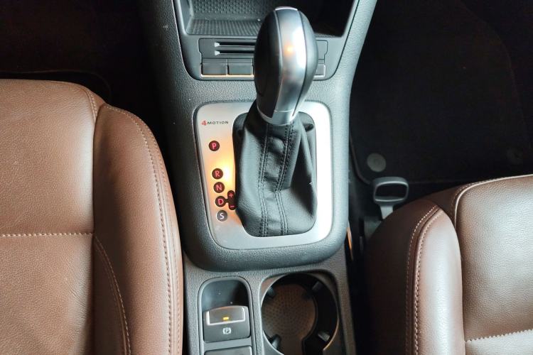 Used Volkswagen Tiguan 2015 2.0 TSI Comfort Edition Gear Lever