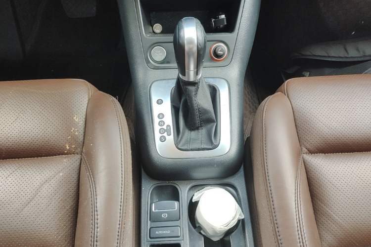 Used Volkswagen Tiguan 2015 1.8TSI Automatic Two-Wheel Drive Luxury Model Gear Lever