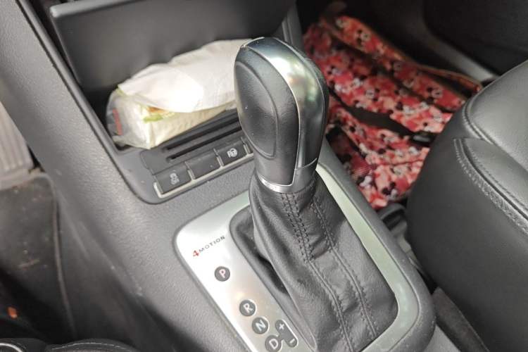 Used Volkswagen Tiguan 2015 2.0 TSI Comfort Edition Gear Lever